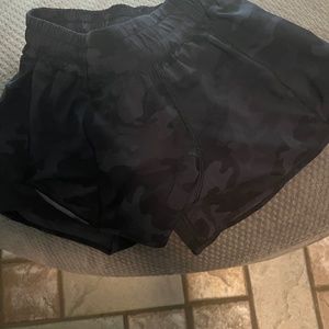 Black camo Lulu Hotty Hots size 2 - no liner